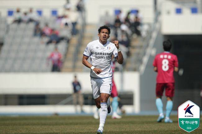 '5전 5승, 9골 1실점' 정효볼 무섭다! 수원, 용인 1-0 꺾고 창단 첫 개막 5연승...K리그2 '1강' 독주 계속[오!쎈 현장]