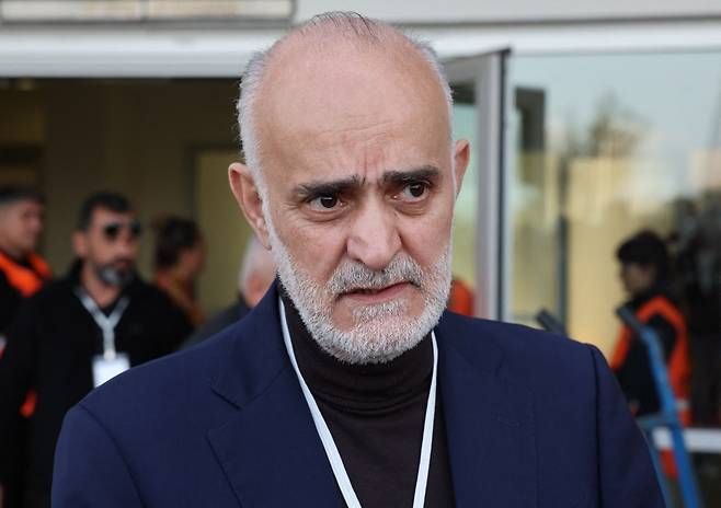 '미국 보고 있나?'…이란 축구대표팀 무서운 경고, 세계가 깜짝 놀랐다→나이지리아전에 '미사일 폭격+사망' 초등생 책가방 앞세워 찰칵