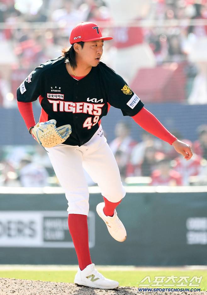 KIA가 20억 투자해 데려온 불펜, 첫 등판 아웃 1개 못잡고 강판 '눈물' [인천 현장]