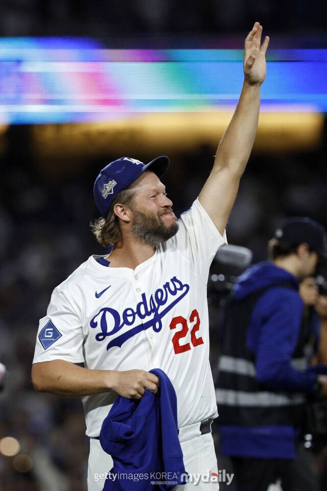 커쇼 영원한 '푸른 피 에이스'로 남나, 다저스 제안 받아들였다…
