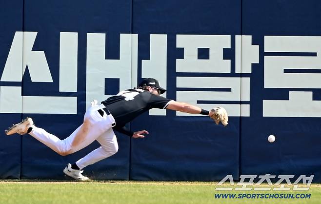 우승팀이 맹추격에도 7-11 개막전 대패라니. 2023년에도 KT에 6-11패배→우승. 평행이론?[잠실 현장]