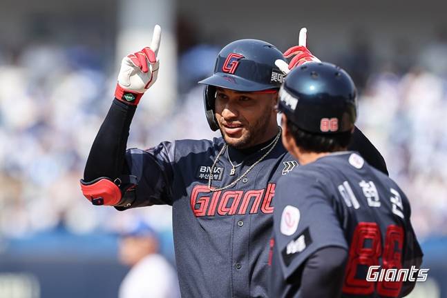 '시범 1위' 롯데 기세 대단! 9회 만루 몰렸지만, 삼성에 6-3 진땀승→2022시즌 이후 무려 4년 만에 개막전 승리 [대구 현장리뷰]