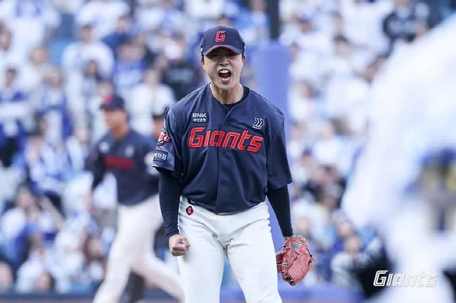 ‘만루 탈출 삼진쇼’…롯데 신인 박정민, 데뷔전에서 끝냈다