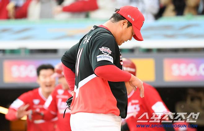 '다 잡은 개막전 날렸다' 마무리 정해영 흔들, 조상우 끝내기 폭투...KIA 9회 대참사 [인천 현장]