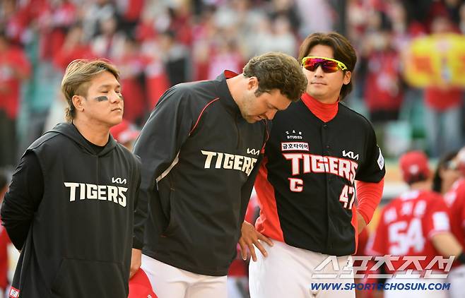 '다 잡은 개막전 날렸다' 마무리 정해영 흔들, 조상우 끝내기 폭투...KIA 9회 대참사 [인천 현장]
