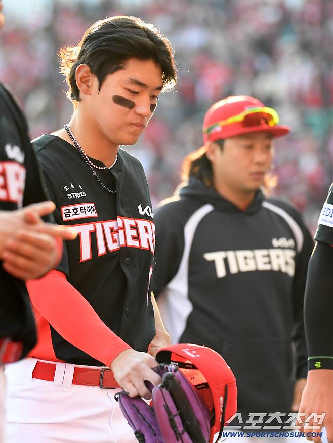 '다 잡은 개막전 날렸다' 마무리 정해영 흔들, 조상우 끝내기 폭투...KIA 9회 대참사 [인천 현장]