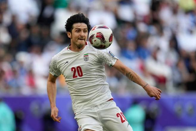 '한국 킬러', 한순간에 국가 반역자로 급추락…이러다 목숨 잃을까→아즈문, SNS 게시물 하나에 대표팀 제외+재산 몰수 위기