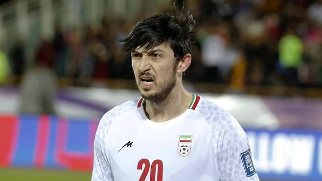 '한국 킬러', 한순간에 국가 반역자로 급추락…이러다 목숨 잃을까→아즈문, SNS 게시물 하나에 대표팀 제외+재산 몰수 위기