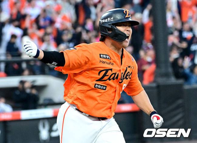 '도파민 폭발' 한화 개막전부터 화끈하다! 문현빈 추격타→노시환 동점타→강백호 끝내기, 연장 11회 끝 키움에 10-9 대역전 드라마 [대전 리뷰]