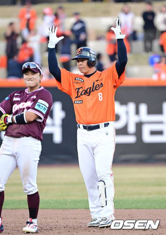 '도파민 폭발' 한화 개막전부터 화끈하다! 문현빈 추격타→노시환 동점타→강백호 끝내기, 연장 11회 끝 키움에 10-9 대역전 드라마 [대전 리뷰]