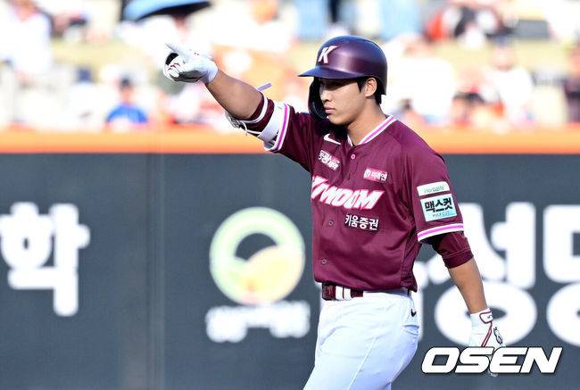 '도파민 폭발' 한화 개막전부터 화끈하다! 문현빈 추격타→노시환 동점타→강백호 끝내기, 연장 11회 끝 키움에 10-9 대역전 드라마 [대전 리뷰]