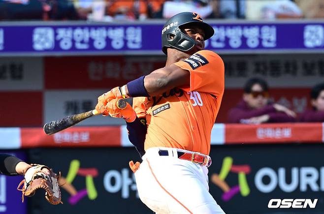 '미라클 한화' 10타수 무안타 '407억 듀오'가 사고쳤다, 11회 노시환 동점타→강백호 끝내기... 키움에 개막전 3연패 끊었다 [대전 현장리뷰]