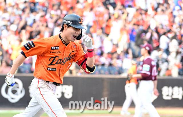 이러니 한화 팬들이 문현빈+노시환+강백호에 반하지, 7294일 만에 이 기록이라니…김경문