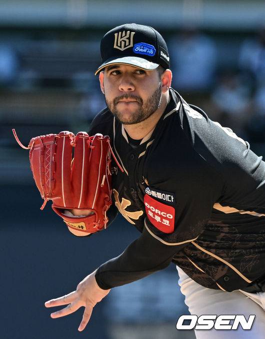 KT가 버리고 삼성이 노린 WBC 우승 영웅, 슈퍼 루키 덕분에 ML 첫 승까지…'역수출 신화' 본격 시작