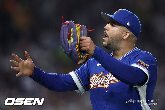 KT가 버리고 삼성이 노린 WBC 우승 영웅, 슈퍼 루키 덕분에 ML 첫 승까지…'역수출 신화' 본격 시작
