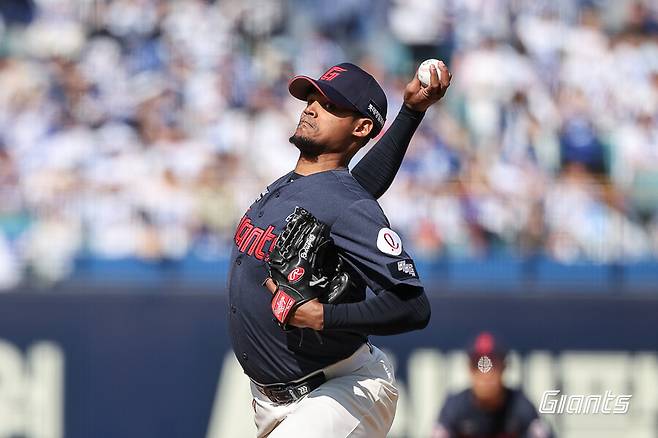 1시간 넘도록 전력분석 영상에 매달렸다…롯데 157km 에이스, 이렇게나 진심이었다