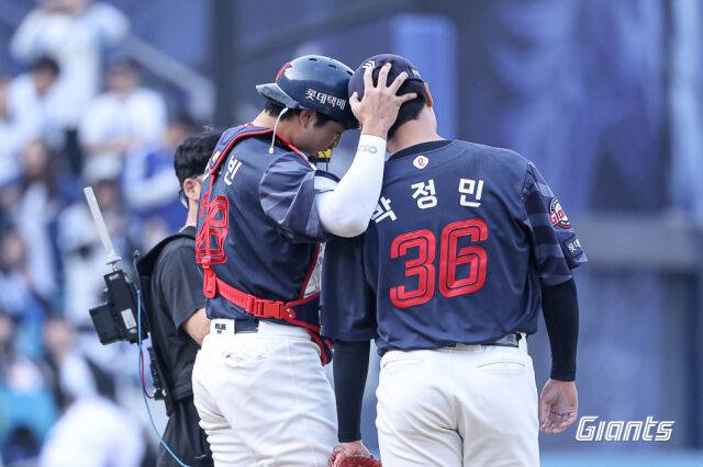 3점 차 9회 2사 만루에서 '미소'라니, 美친 강심장 신인 투수 탄생했다…