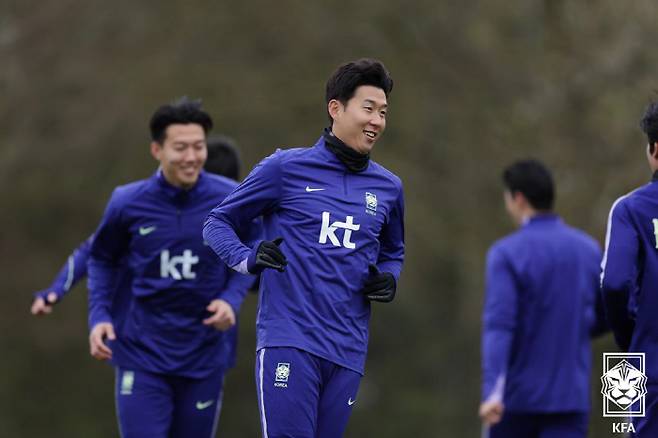 손흥민도, 이강인도 없다! 홍명보호, 코트디부아르전 선발 명단 발표...오현규 원톱→김민재 중심 스리백은 '굳건'[코트디부아르전 라인업]