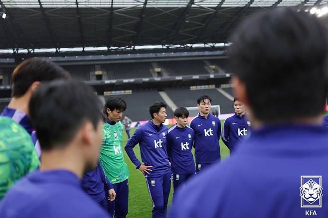 손흥민도, 이강인도 없다! 홍명보호, 코트디부아르전 선발 명단 발표...오현규 원톱→김민재 중심 스리백은 '굳건'[코트디부아르전 라인업]