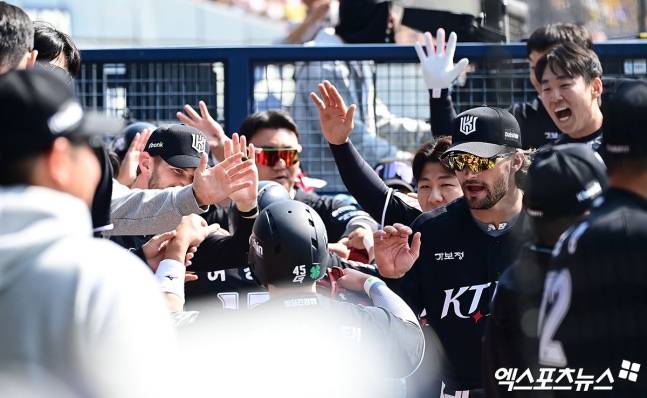 '1회 6득점' 빅이닝+8점 차 리드였는데…불펜 4실점 '흔들', 결국 마무리 투입→이강철 감독 이기고도