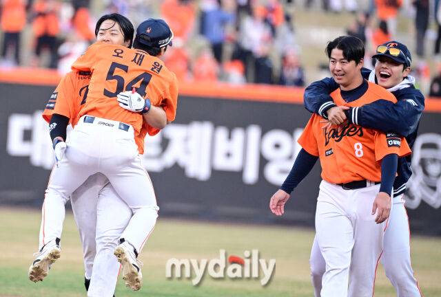 ‘한화 끝내기승 주역인데’ 307억 사나이, 왜 극적 동점타에도 웃지 않았나…삼진-삼진-뜬공-땅볼-땅볼에 미안했다