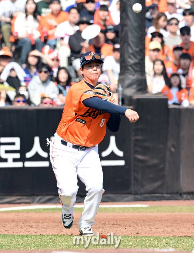 ‘한화 끝내기승 주역인데’ 307억 사나이, 왜 극적 동점타에도 웃지 않았나…삼진-삼진-뜬공-땅볼-땅볼에 미안했다