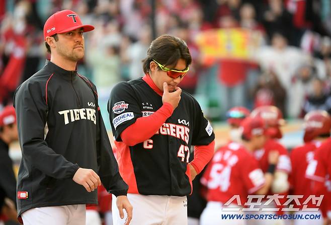 재밌는 거야, 수준 떨어지는 거야...개막부터 '대난장쇼' 1300만 흥행 도전 '양날의 검'