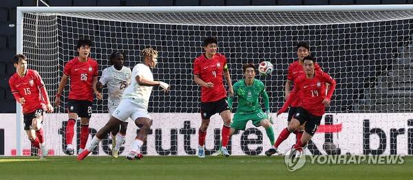 '중앙수비수 4명 두면 뭐하나' 자동문에 나가떨어지는데 [한국-코트디부아르]
