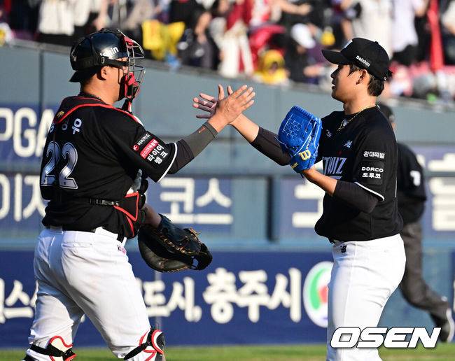 8회 5점 리드였는데, 마무리가 5아웃 세이브를 해야 하나…34구, 개막전부터 혹사 시작인가