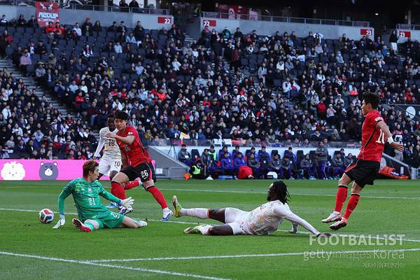 마음 급하다고 '마구잡이 축구' 하는 게 국가대표의 전술인가