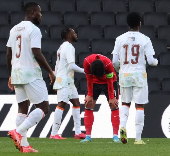 '0-4 완패' 홍명보 감독