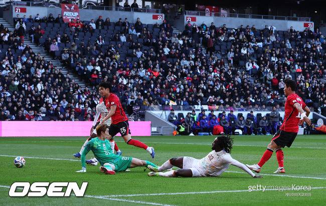 '코트디전 0-4 패배' 지켜본 이근호 해설위원,