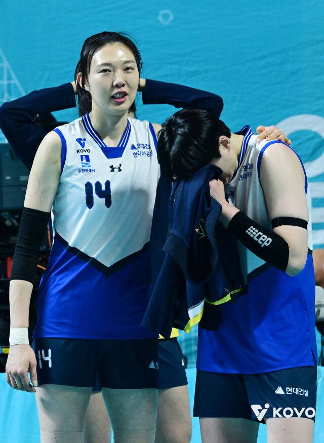 양효진과 뜨거운 눈물 흘린 현대건설, 적장도 “한국 최고의 선수로서 고생했다” [MD장충]