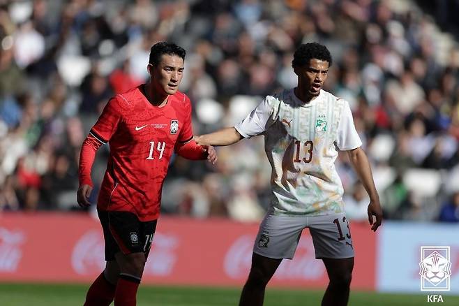 이건 축구가 아니라 재앙…뼈도 못 추린 ‘홍명보표 스리백’, 월드컵 코앞인데 코트디부아르전 0-4 완패