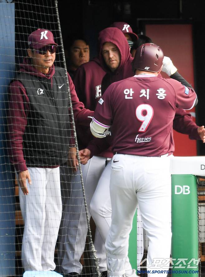 끝내기에 울었지만…'친정' 향한 맹타, 72억원→4억원 이적생,