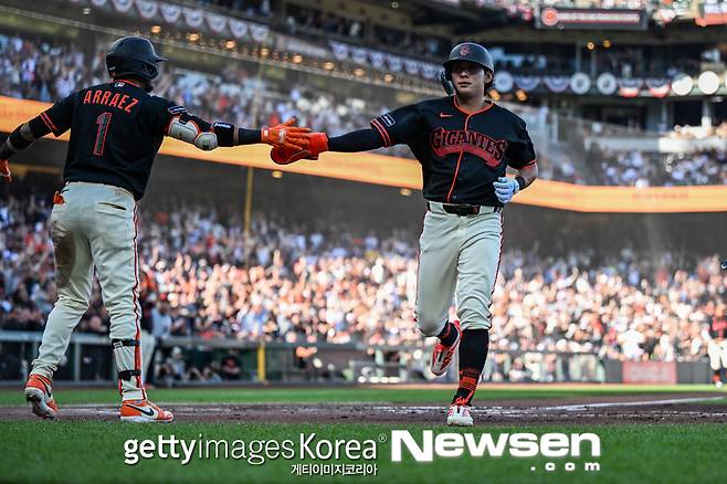 이정후, 시즌 첫 안타+장타+볼넷+득점 신고..샌프란시스코는 개막 3연전 스윕패