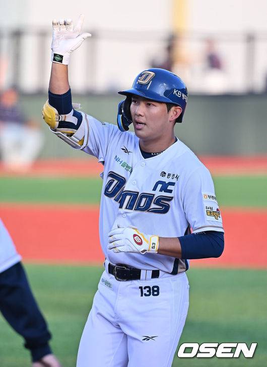 19세인데 “이승엽 느낌 난다” 극찬 실화냐…4R 지명→개막 엔트리 감격, 감독 사로잡은 매력 무엇인가