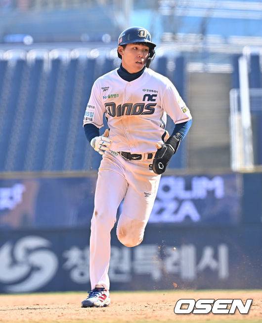 19세인데 “이승엽 느낌 난다” 극찬 실화냐…4R 지명→개막 엔트리 감격, 감독 사로잡은 매력 무엇인가