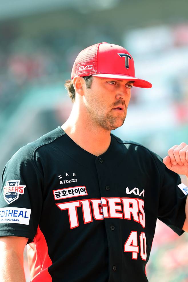 ‘인천 잔혹사’ KIA 덮친 불펜 붕괴, 개막전부터 ‘와르르’ [SS문학in]