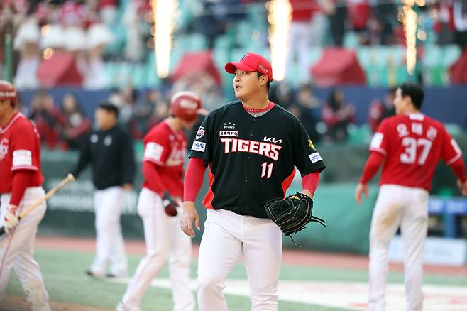 ‘인천 잔혹사’ KIA 덮친 불펜 붕괴, 개막전부터 ‘와르르’ [SS문학in]