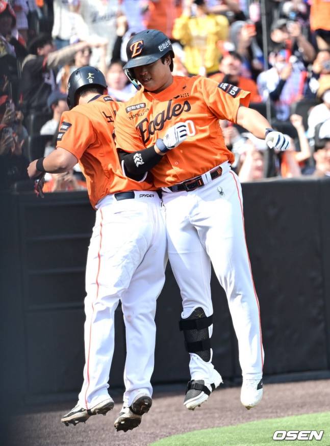 '폰·와 공백? 점수 더 내면 되잖아' 한화 미친 타선, '2G 31안타→20점 폭발→개막 2연승 질주' [대전 현장리뷰]