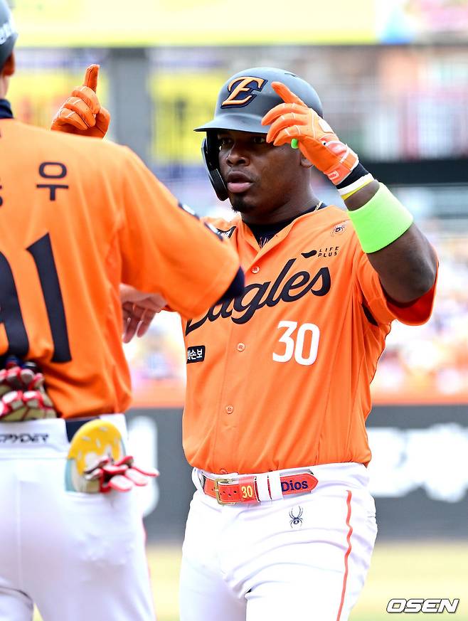 '폰·와 공백? 점수 더 내면 되잖아' 한화 미친 타선, '2G 31안타→20점 폭발→개막 2연승 질주' [대전 현장리뷰]