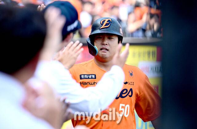 '한화 진짜 좋겠다' 1.5억에 대만 특급 좌완 품다니…韓 데뷔전 148km KKKKK 승리 투수 감격,