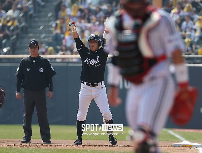 병살타 3개 치고 이긴 팀이 있다? 가능합니다, '타율 0.750' 허경민 있어서…공수 존재감 폭발