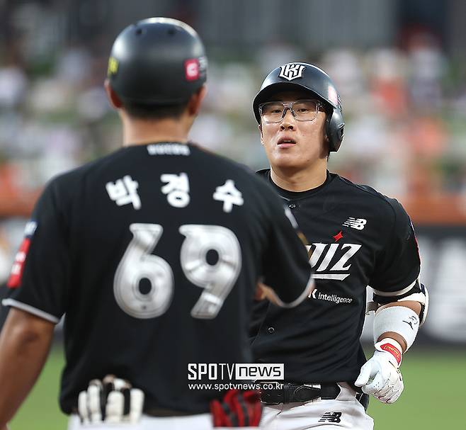 병살타 3개 치고 이긴 팀이 있다? 가능합니다, '타율 0.750' 허경민 있어서…공수 존재감 폭발