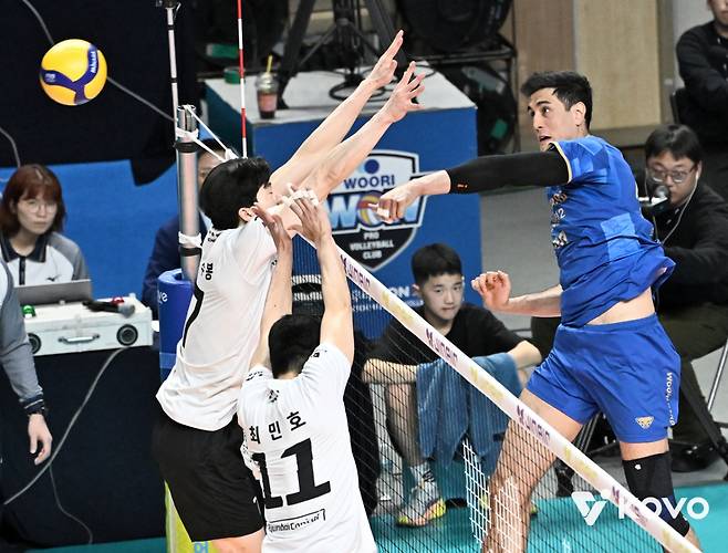 '또 리버스 스윕' 현대캐피탈 대역전 드라마, 우리카드 돌풍 잠재우고 챔프전 진출 [장충 현장리뷰]