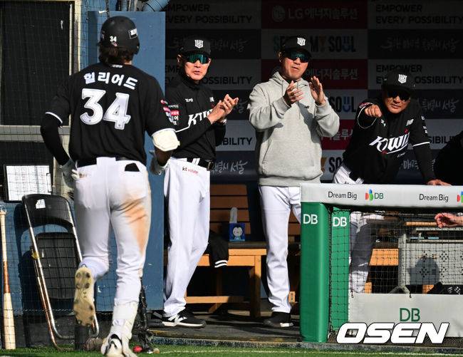 탱탱볼 돌아왔나, 롯데가 홈런 7개를…문제없다지만 현장 목소리는 다르다 “2~3걸음 더 멀리 날아간다” [오!쎈 이슈]