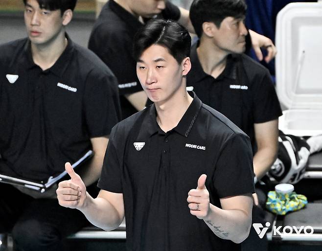 우리카드 박철우 감독대행이 좋은 감독 재목임을 알 수 있는 한마디 “플레이오프 1,2차전 패배는 전적으로 내 책임이다” [남정훈의 오버 더 네트]