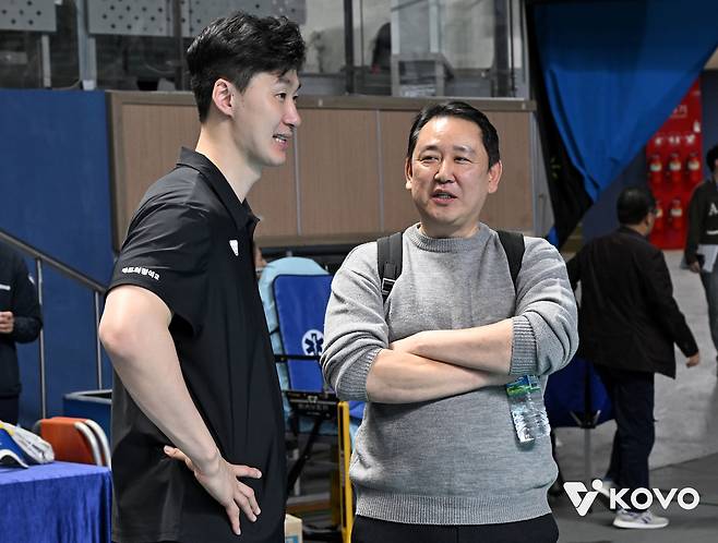 우리카드 박철우 감독대행이 좋은 감독 재목임을 알 수 있는 한마디 “플레이오프 1,2차전 패배는 전적으로 내 책임이다” [남정훈의 오버 더 네트]