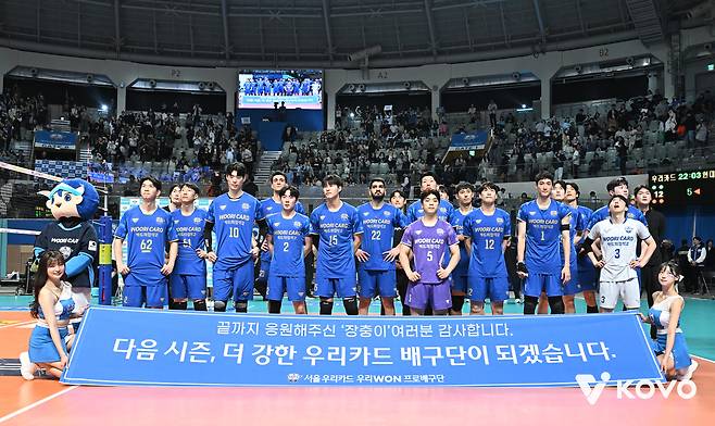 우리카드 박철우 감독대행이 좋은 감독 재목임을 알 수 있는 한마디 “플레이오프 1,2차전 패배는 전적으로 내 책임이다” [남정훈의 오버 더 네트]